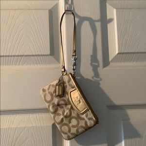 Coach Bags - Coach wristlet Coach Bags - Coach wristlet